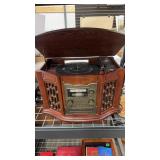 INOVATIVE TECH ITTR-501 TURN TABLE W/ RADIO CD &