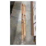 CROSS COUNTRY VTG WOOD SKIS