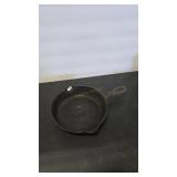 GRISWOLD #5 CAST IRON SKILLET