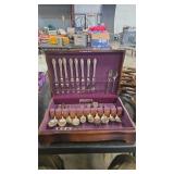 RODGERS CO 'REMEMBRANCE' FLATWARE & WOOD BOX