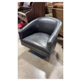 SWIVEL BARREL CHAIR