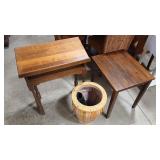 VTG BIBLE STAND ACCENT TABLE & FLOOR VASE