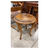 TIGER OAK VTG FERN STAND