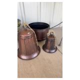 2 DECORATIVE BELLS AND BOWL