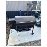 TRAEGER PELLET SMOKER