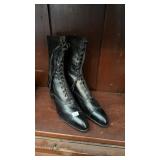 PR OF BLACK LADIES VICTORIAN BOOTS