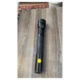 MAGLITE FLASHLIGHT