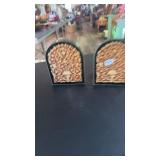 2 PR OF BOOK ENDS