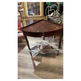CORENER TABLE W/ DRAWER