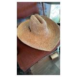 STRAW HAT