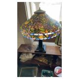 TIFFANY STYLE STAINED GLASS LAMP