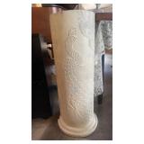 CHALK WARE PEDESTAL