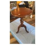 MAHOGANY PEDESTAL TABLE