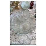 2 CLEAR GLASS PLATES & 2 BOWLS