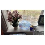 CAPODIMONTE FLOWER, 2 DISHES & PERFUME BOTTLE