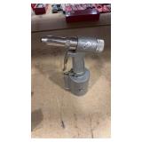HUCK PNEUDRAULIC RIVET GUN