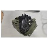 US M GAS MASK WITH CANVAS CASE
