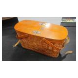 HAWKEYE VTG  PICNIC BASKET REFRIGERATOR