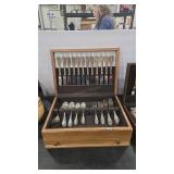 ONEIDA  'KING JAMES' FLATWARE & BOX