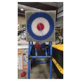 KIDS TOMOHAWK THROWING TARGET W/ TOMOHAWKS