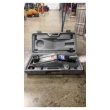 4000 LB HYDRAULIC FLOOR JACK IN CASE