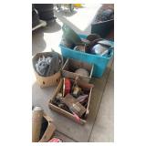 ASSORTED VINTAGE HUB CAPS AND AUTOMOBILE PARTS