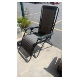 FOLDING LOUNGE CHAIR