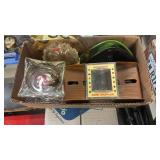 CARD SHUFFLER & ASHTRAYS