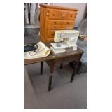 SINGER SEWING MACHINE W/ CABINET