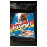 BX OF TOPPS 1992 BASEBALL WAX PACKS