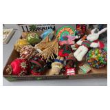 GROUP OF CHRISTMAS ORNAMENTS
