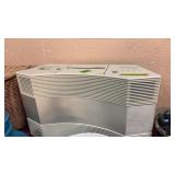 BOSE ACOUSTICWAVE MUSIC SYSTEM ** CD IS BROKEN