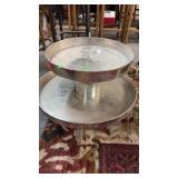 2 METAL TRAYS