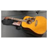 SUZUKI SUA-D ACOUSTIC GUITAR & SOFT CASE W/DVD