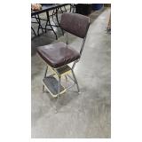 COSCO KITHEN STEP STOOL wW/ COVER