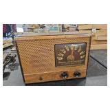 1947 EMERSON TABLETOP TUBE  RADIO 535
