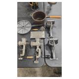 VTG METAL KITCHEN  GRINDERS  & JUICERS
