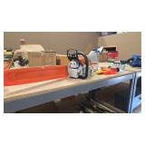 STIHL MS 291 CHAINSAW WITH OIL. LUBRICANT AND WEDG