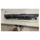 HA;EX BILLIARDS CUE WITH CASE