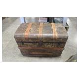 METAL AND WOOD ROUND TOP TRUNK
