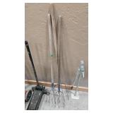 3 PITCH FORKS