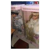 2 DOLLS