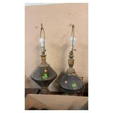 2 VINTAGE LAMPS