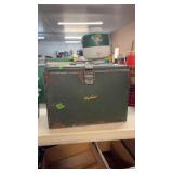 VAGABOND VINTAGE ICE CHEST