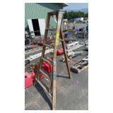 LOUISVILLE 6FT WOOD ORCHARD LADDER