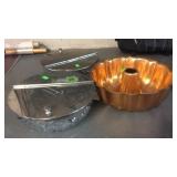 BUNDT PAN & 2 CRYSTAL SERVING DISH