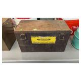 THE WOODLAND PORTABLE INSULATED ICE BOX
