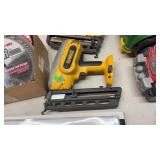 DEWALT CORDLESS RECHARAGLE FINISH NAILER **NO