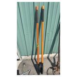 LIKE NEW HUSKY POST HOLE DIGGER