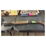 CRESCENT NAIL PULLER